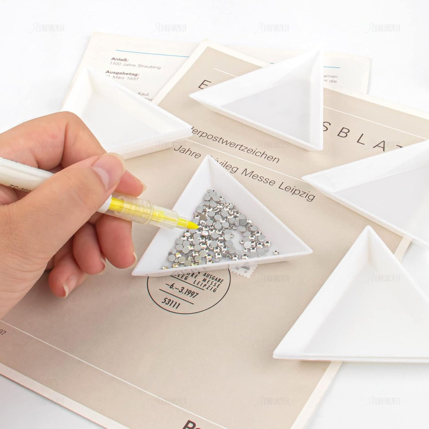 AUEAR, Bead Sorting Trays Plastic Nail Art Plates for DIY Craft Jewelry Project (White, 30 Pack Triangle)