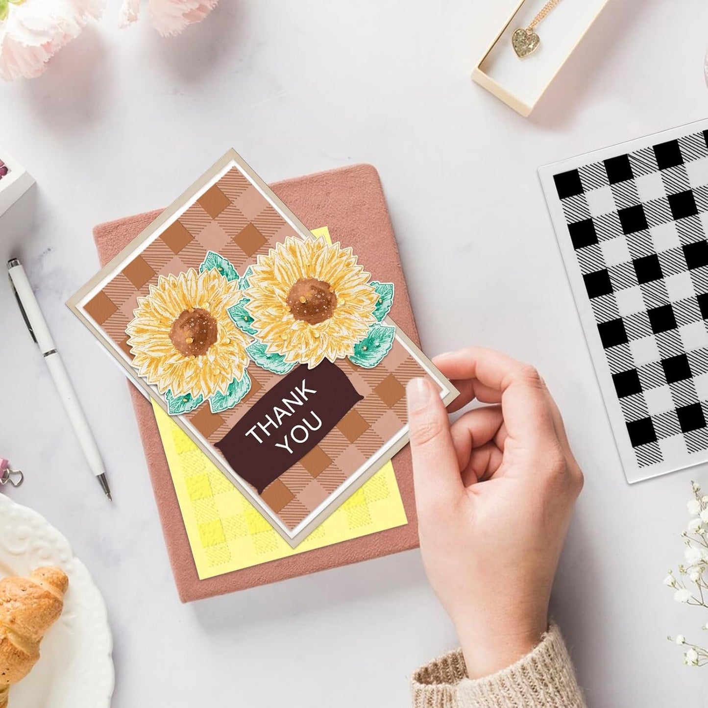 3D Textured Embossing Folders for Card Making, Buffalo Plaid Plastic Embossing Folders Lattice Grid Embossing Folder Craft Card Template for DIY Scrapbooking