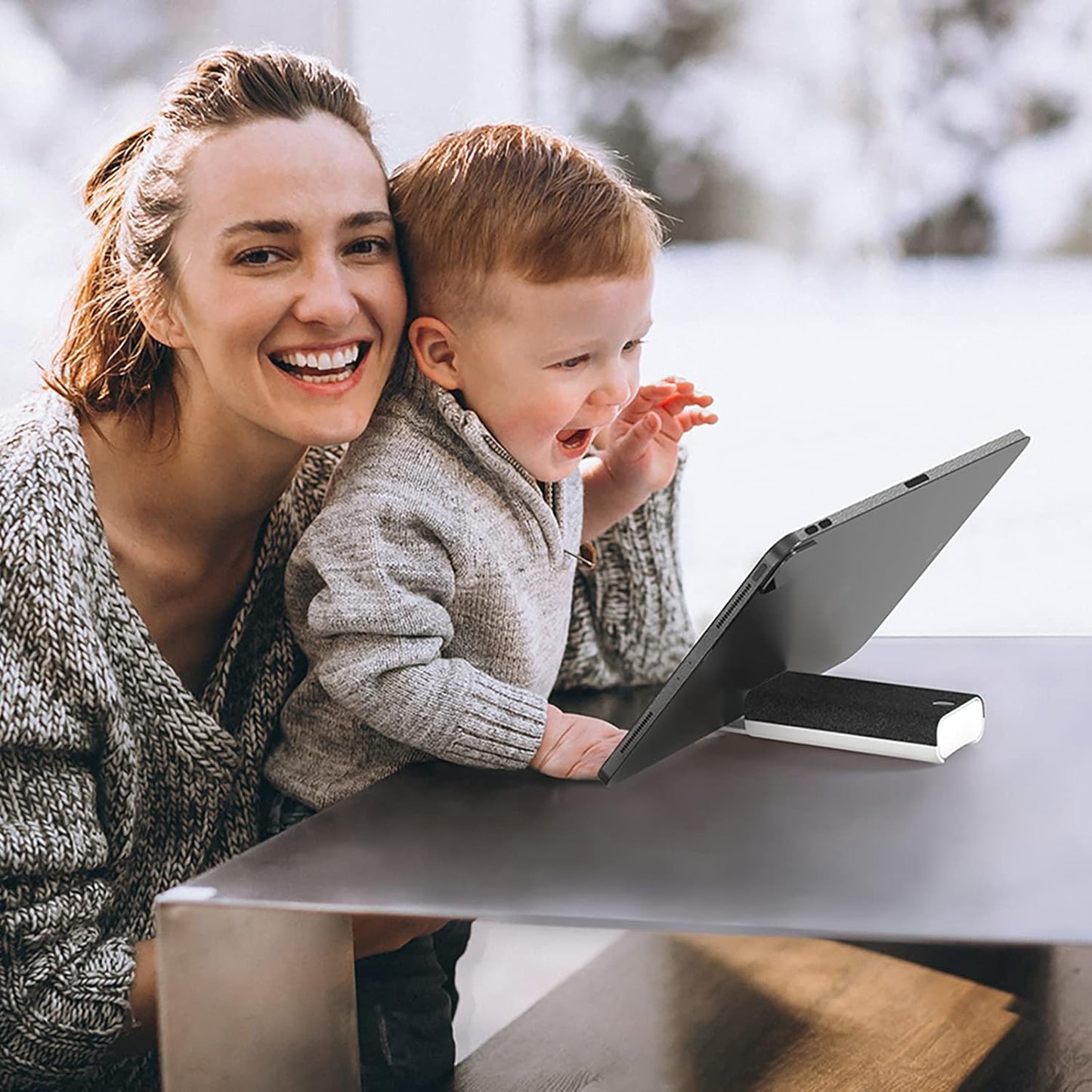 CLICK CLEAN Touchscreen Mist Cleaner, Screen Cleaner, All in One Screen Cleaner Spray with Microfiber and Phone Stand for All Phones, Laptop and Tablet Screens (Black)