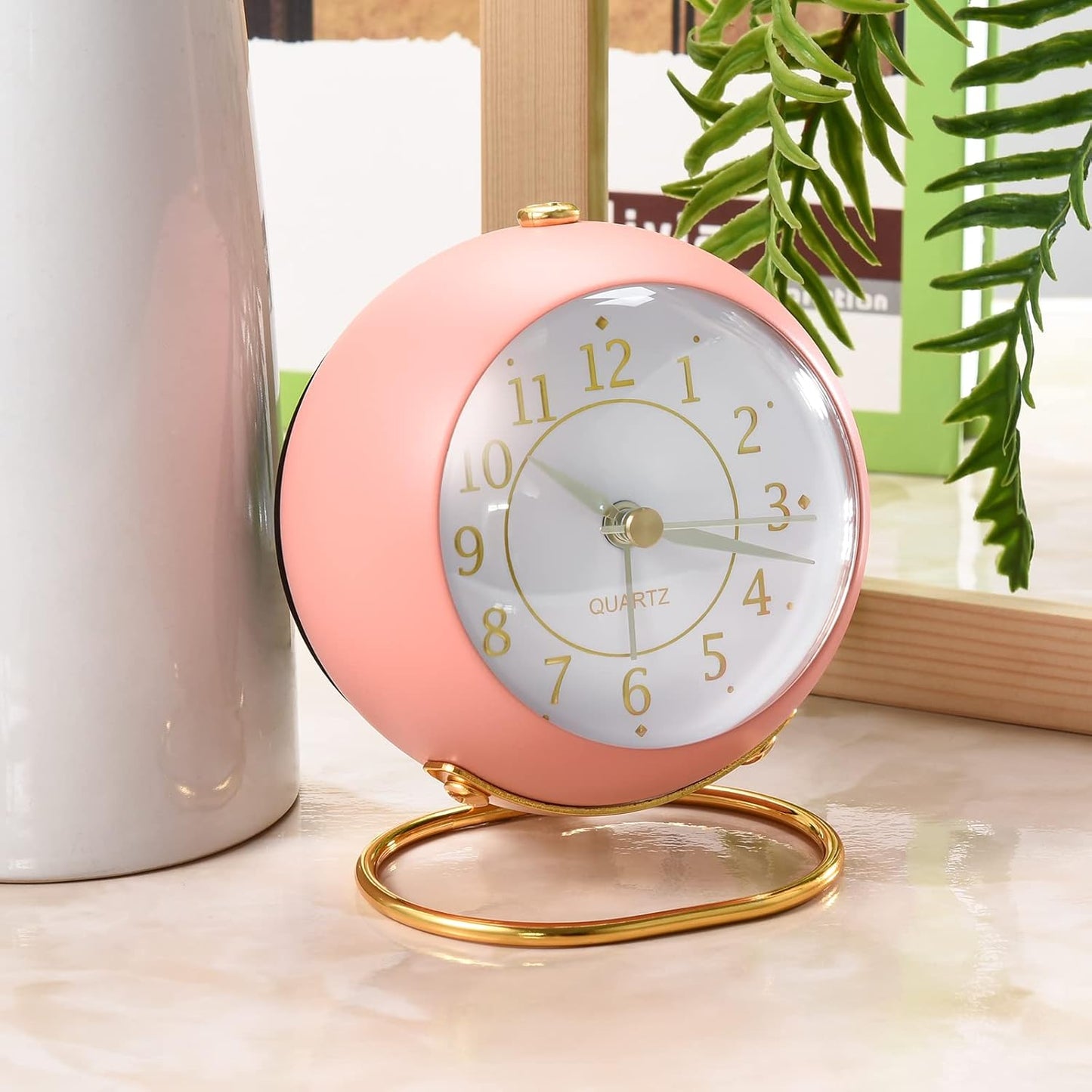 Analog Alarm Clocks for bedrooms,Small Desk Clocks,Night Light, Non-Ticking，Battery Powered,Silent Alarm Clock for Kids,Simple Design Desktop Alarm Clock. (Pink)